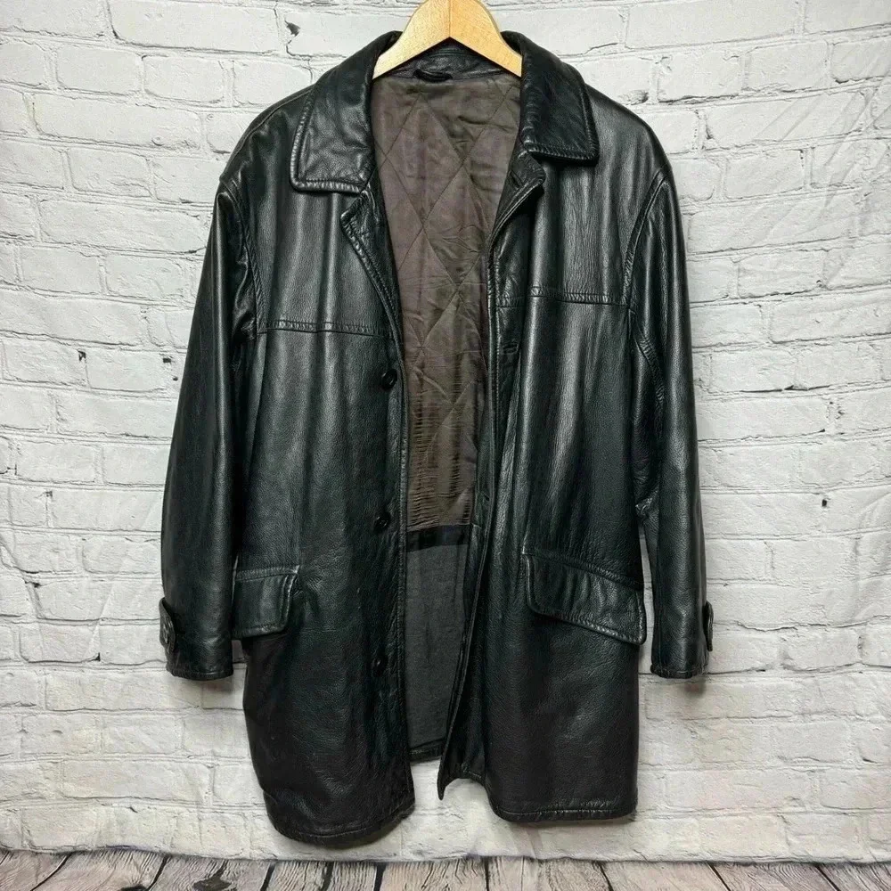 Vintage Hugo Boss Men’s Black Leather Jacket size 42